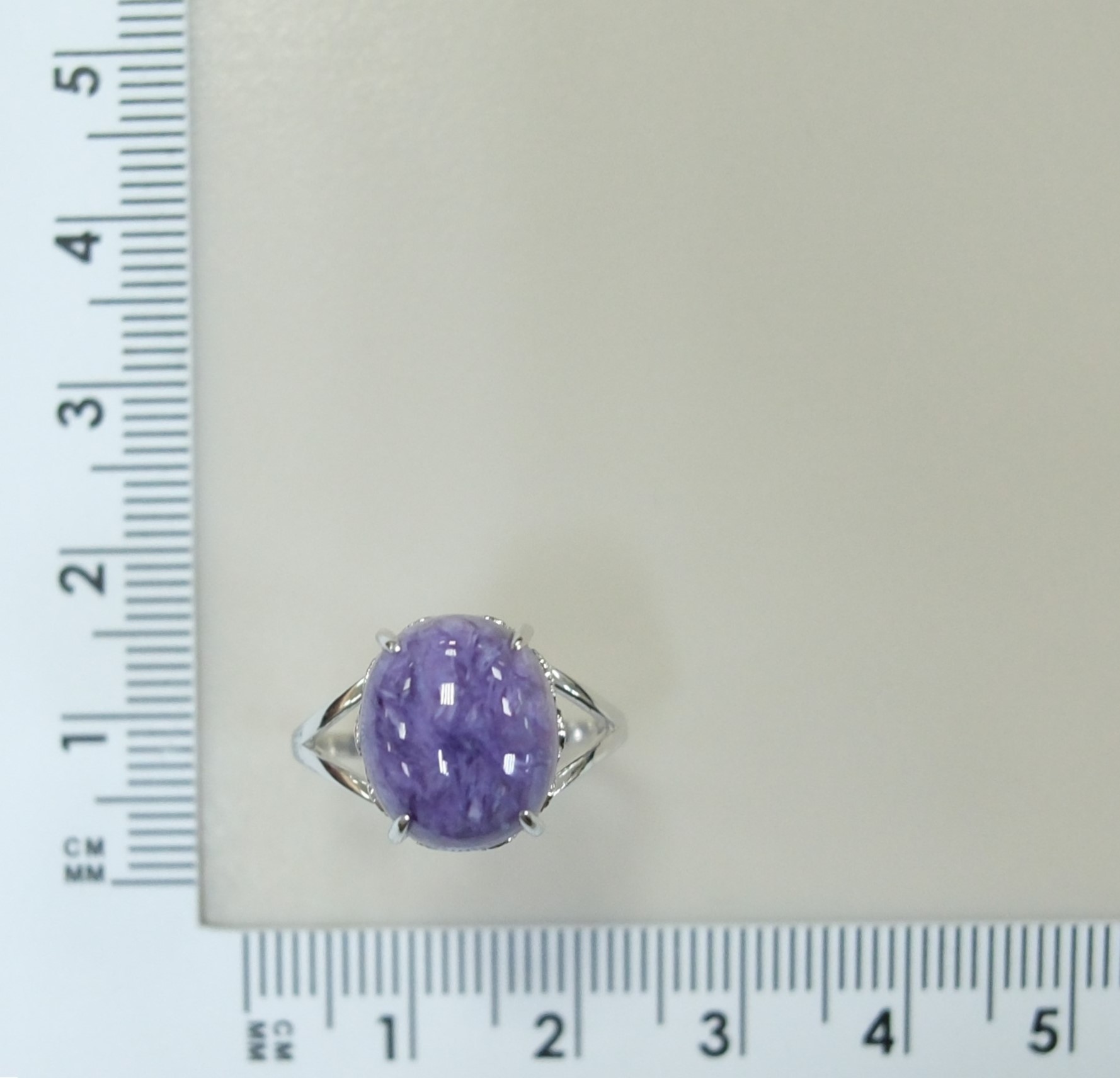Серебряное кольцо с чароитом